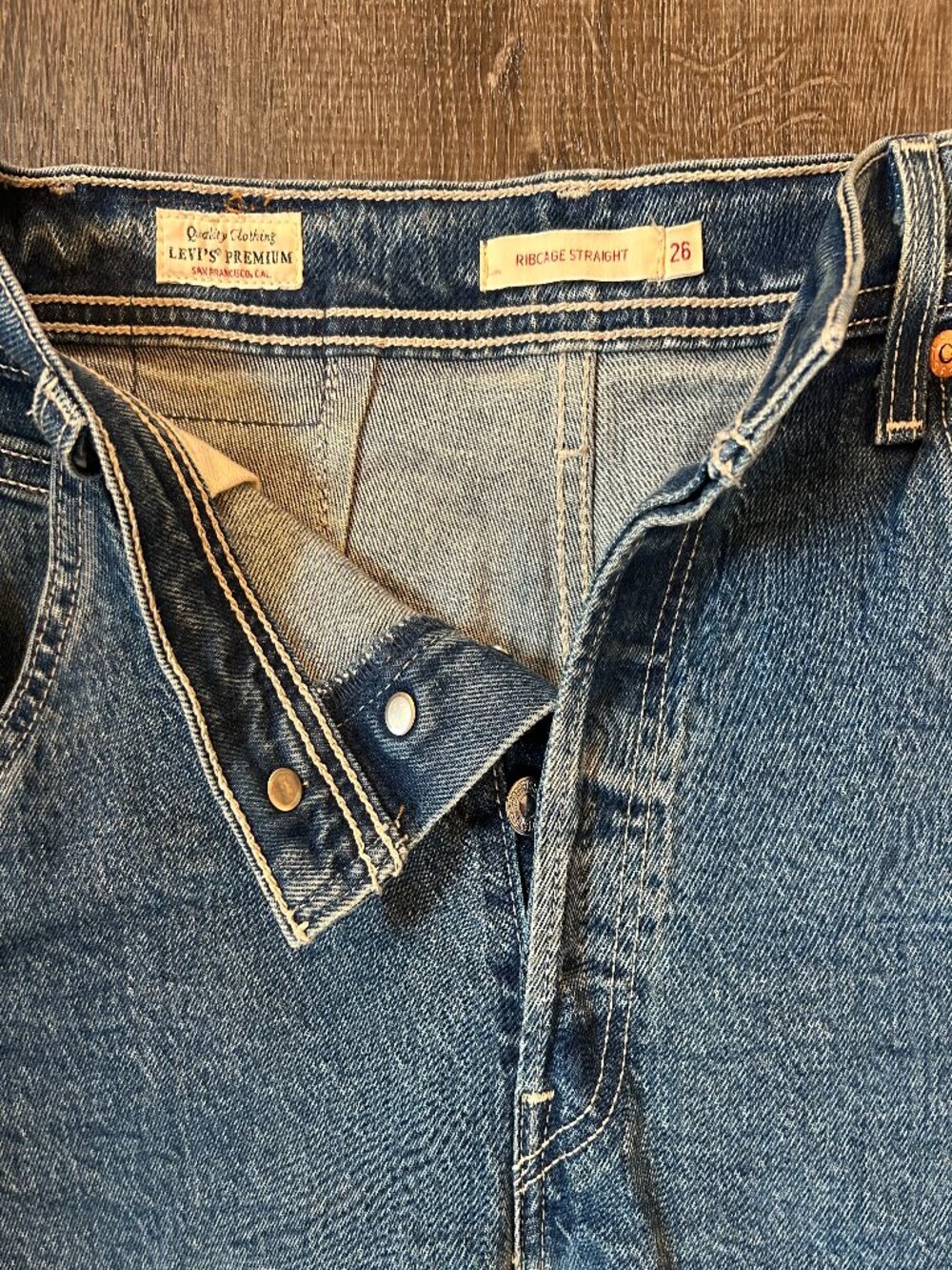 Levis Ribcage Straight 26 - Picture 3 of 4